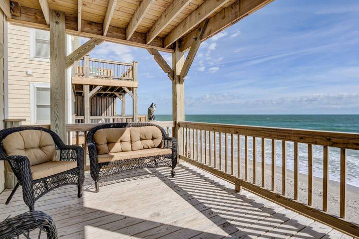 Vacation rental for 12 people, with hot tub and balcony, with pets in Surf City