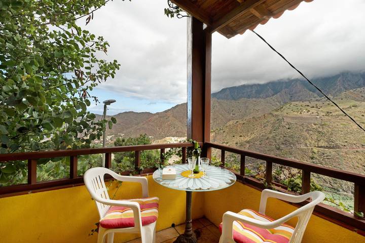 Hel lejlighed, Apartment 'Casa Claudia' with Sea View, Private Terrace and Wi-Fi in El Tabaibal, Hermigua