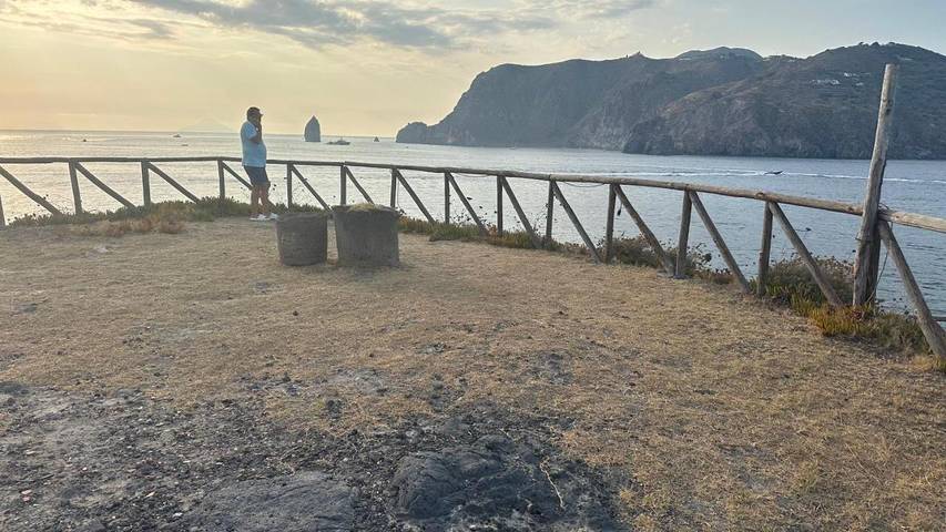 Villa per 4 persone, con panorama e piscina nonché giardino in Vulcano