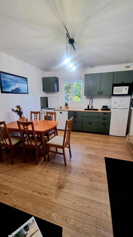 Location de vacances pour 5 personnes, avec terrasse ainsi que jardin et vue à Saint-Jean-Trolimon - 2