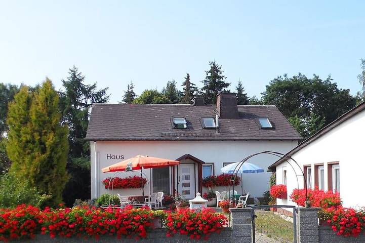 Ferienhaus für 10 Personen, mit Garten