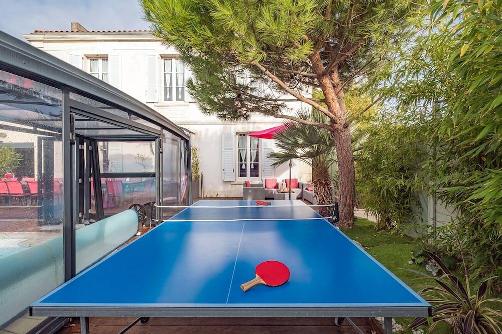 Villa 4 * piscina cubierta climatizada jacuzzi mesa de billar fútbol mar playa pueblo in Angoulins, Región de La Rochelle