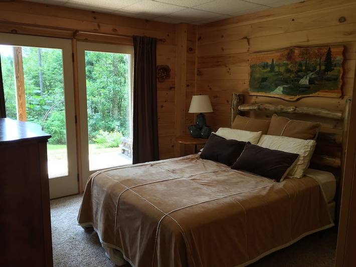 Log cabin for 10 people, with hot tub and balcony, with pets in Chattahoochee National Forest