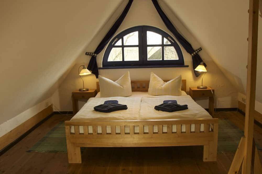 Landhaus Stettiner Haff, hermosa casa de madera de 5 * con sauna y chimenea in Neverow, Dargen