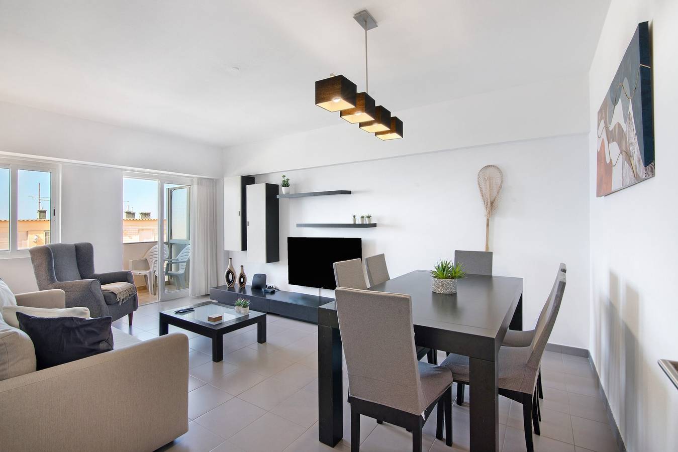 Ganze Wohnung, Moderne und gemütliche Ferienwohnung mit Meerblick, Balkon und Wlan in Cavacos, Quarteira