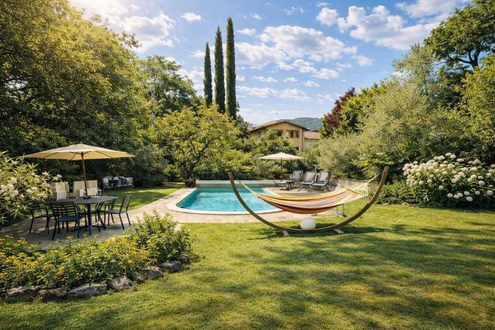 Villa per 7 persone, con Terrazza e Giardino nonché Piscina a Foligno