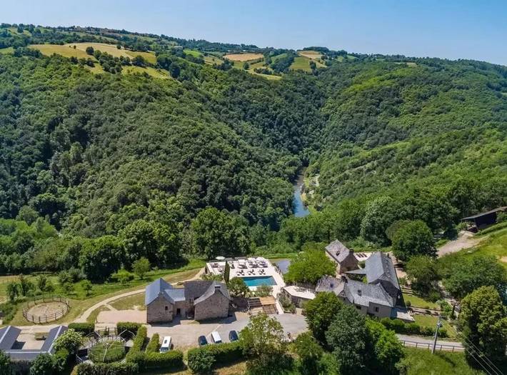 Location de vacances pour 4 personnes, avec piscine, animaux acceptés à Maleville