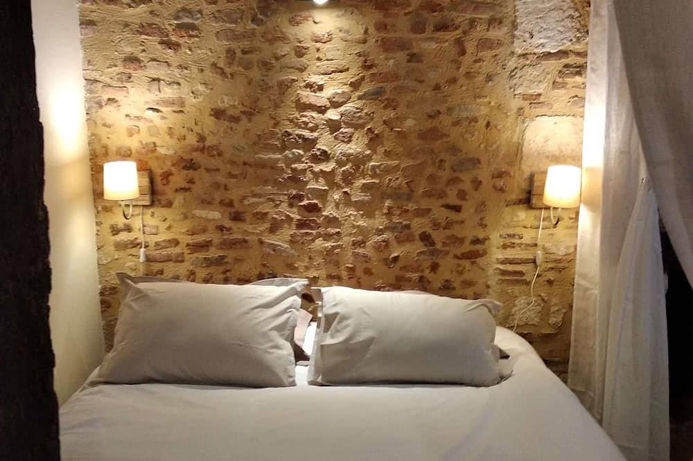 Entire apartment, Charming Loft \"Roxane\" - Habitation Saint-Clar - Historic Center - Wifi/Netflix in Bergerac, Périgord Pourpre