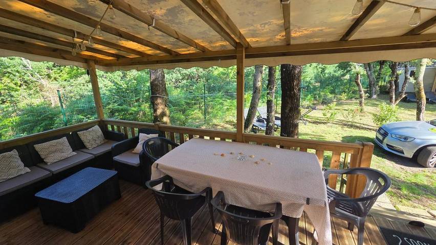 Camping pour 6 personnes, avec Terrasse et Jardin ainsi que Bassin pour enfant et Piscine à Capbreton - 4