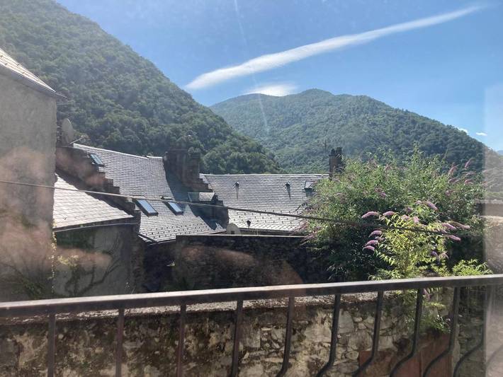 Gîte pour 2 personnes, avec terrasse ainsi que vue et piscine à Saint-Béat - 3