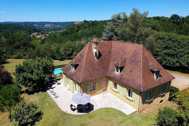Location de vacances pour 12 personnes, avec jardin, animaux acceptés à Cénac-et-Saint-Julien