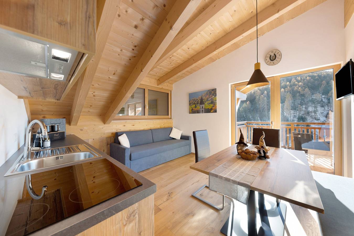 Entire apartment, Töniglerhof "Apartment Morgensonne" with Mountain View, Garden & Wi-Fi in Trodena nel Parco Naturale, South Tyrol
