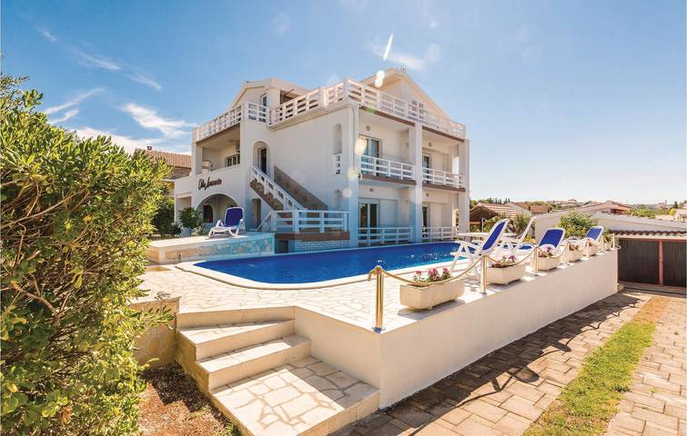 Ferienhaus für 15 Personen in Zadar (Kommun)