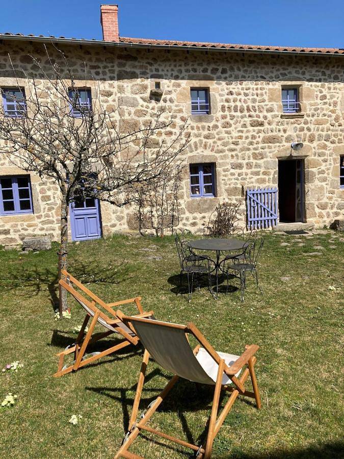 Appartement entier, La Fenière in Merle-Leignec, Montbrison