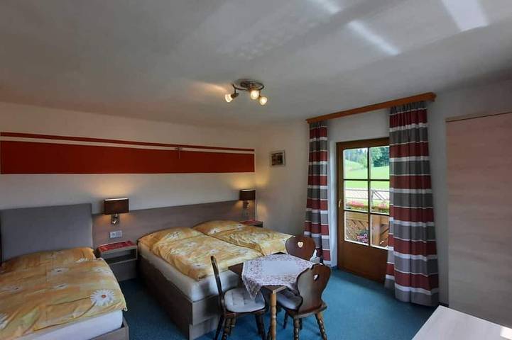 Bauernhof für 4 Personen, mit Garten und Pool