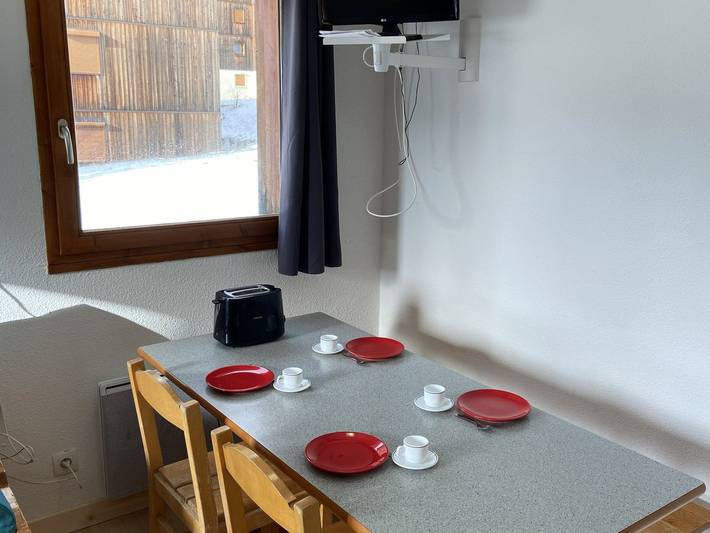 Appartement entier, Appartement à Superdévoluy pour 4 pers. avec balcon, à 200m des pistes et des commerces in Saint-Étienne-en-Dévoluy, Le Dévoluy