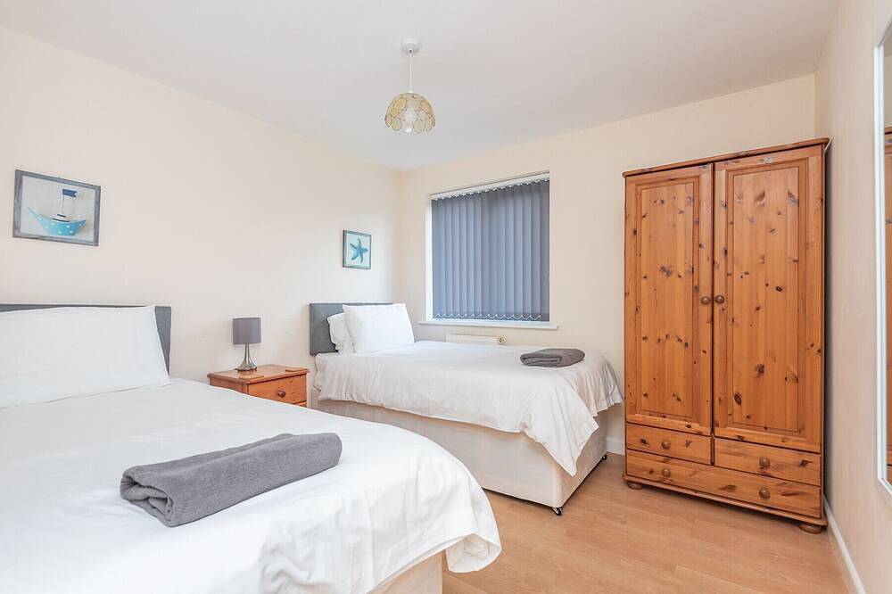 Atlantic View, Mawgan Porth with sea views in Mawgan Porth, Cornwall