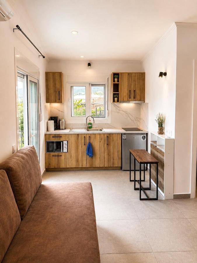Gîte pour 4 personnes, avec terrasse et vue dans Gialova - 3