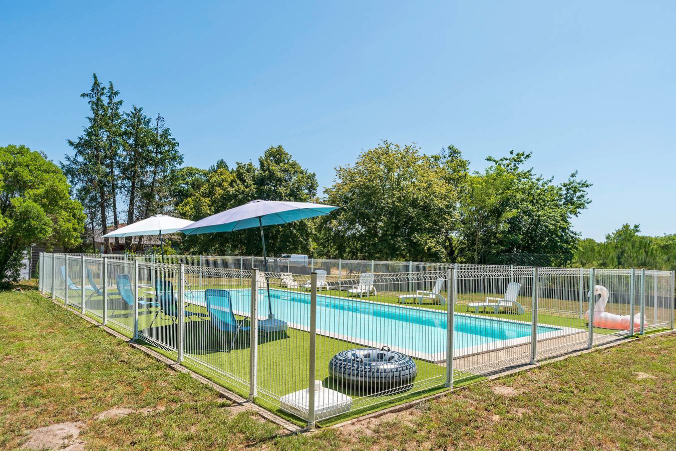 Studio entier, 'Les Pins - Domaine Des Landes' avec piscine partagée, terrasse privée couvertes et jardin partagé in Lesperon, Landes