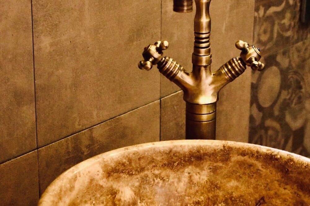 Gallipoli-themed 1 Bedroom Luxury Studio Sleeps 3 in Eceabat, Marmara region