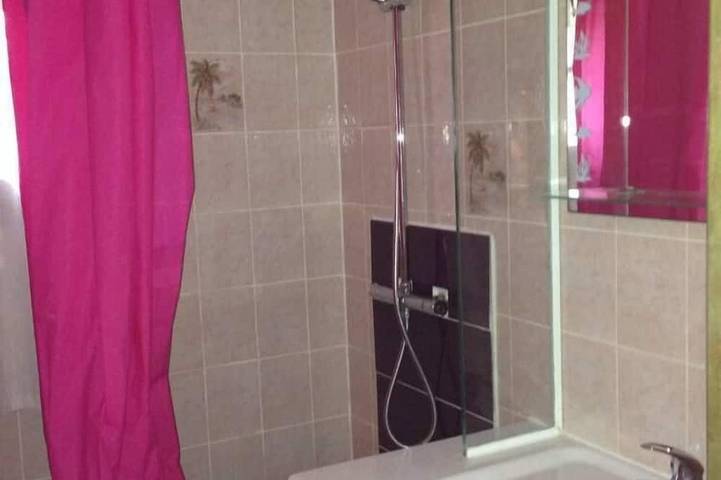 Villa pour 5 personnes, avec piscine ainsi que terrasse et jardin à Saint-Cyr-sur-Mer - 4