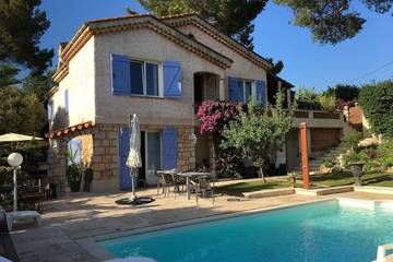 Gîte pour 4 personnes, avec balcon à Le Cannet