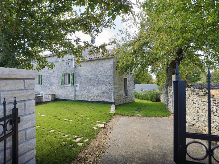 Location de vacances pour 8 personnes, avec terrasse et piscine à Svetvinčenat - 4