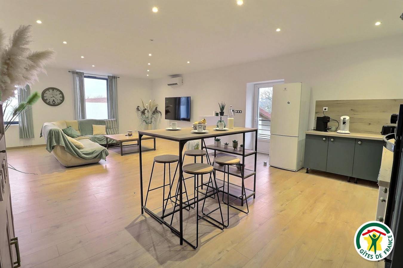 Appartement Spacieux in Triors, Valence region