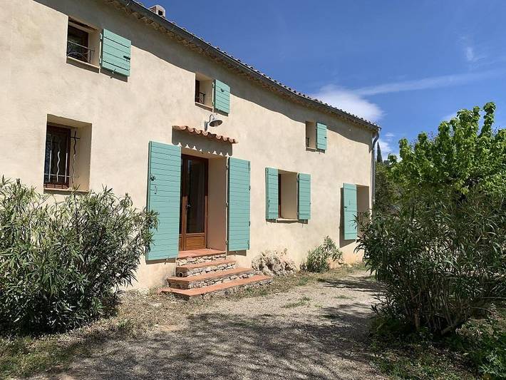 Gîte pour 4 personnes, avec jardin et vue