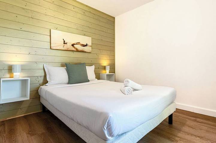 Apartamento entero, Hermoso apartamento para 4 personas con WIFI, A/C, piscina, TV, terraza y mascotas permitida in Favone, Conca