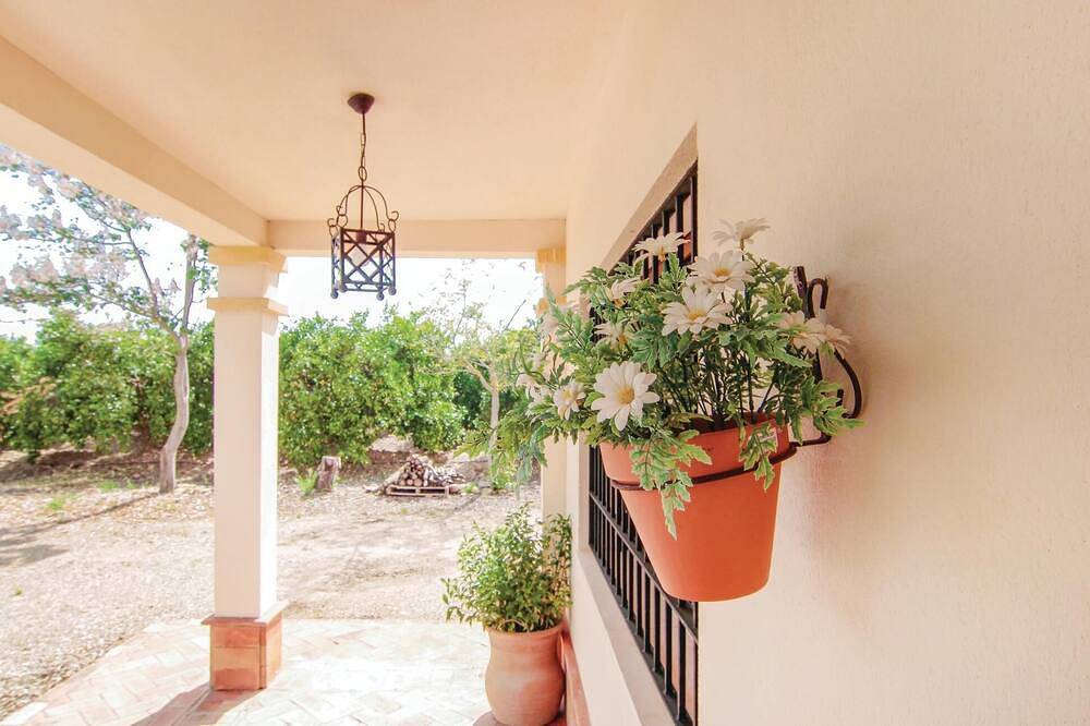 Gorgeous home in Almodóvar del Río in Almodóvar del Río, Córdoba Province