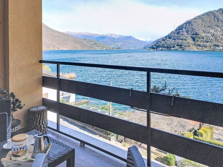 Ferienwohnung für 4 Personen, mit Balkon und Seeblick in Luganer See (Lombardei)