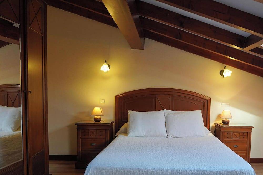 Mayra House in Camargo, Cantabrian Coast