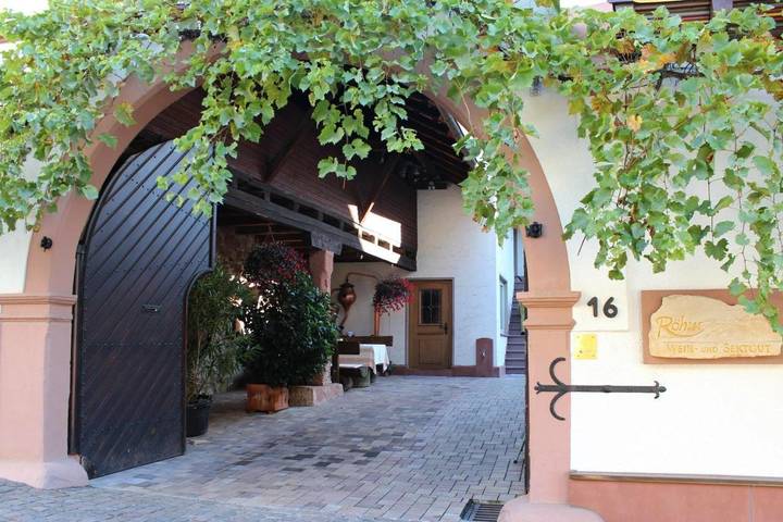 Ferienwohnung, mit Terrasse und Garten