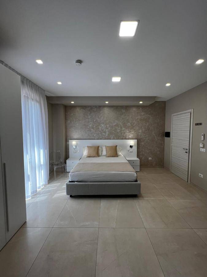 Chambre d’hôte pour 2 personnes, avec Balcon et Terrasse ainsi que Jardin et Vue à Lamezia Terme - 2