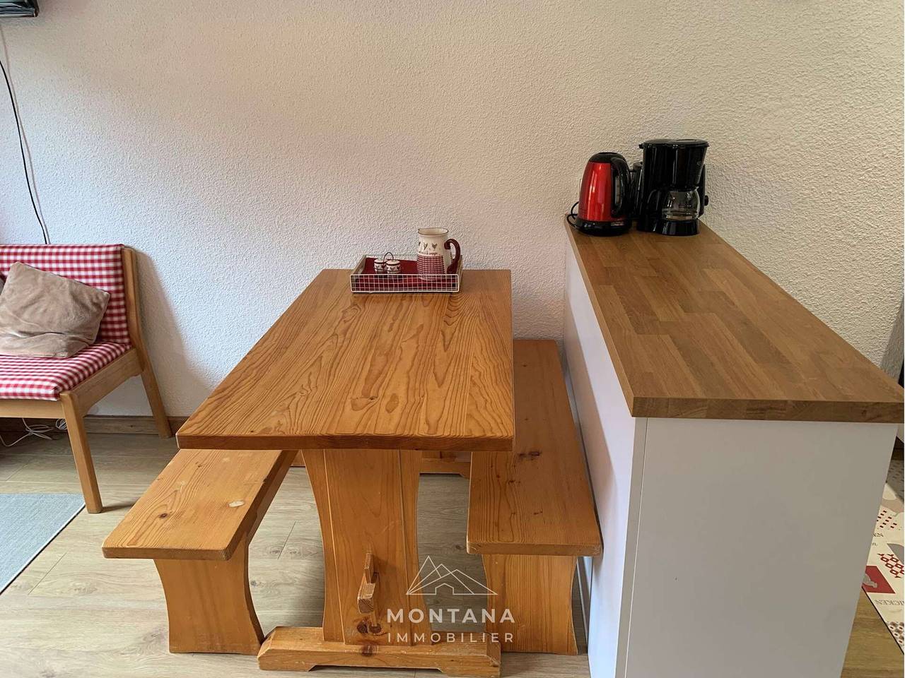 Entire apartment, Comfortable 2-bed apt with sleeping area for 4 in Grand-Bornand in Le Grand-Bornand, Annecy region