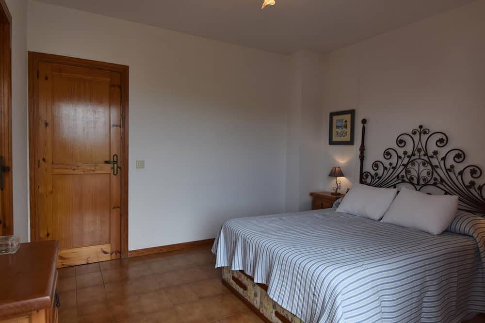 Entire apartment, Voramar Costabravasi - Pool, Bbq, views, wifi in S'Agaró, Platja d'Aro