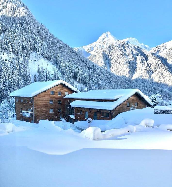 Appart’hôtel pour 5 personnes, avec sauna et jardin ainsi que vue et piscine
