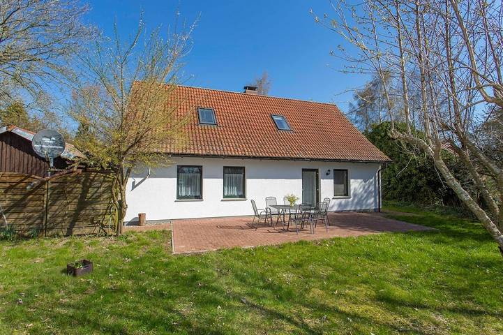 Ferienwohnung für 7 Personen, mit Terrasse und Garten