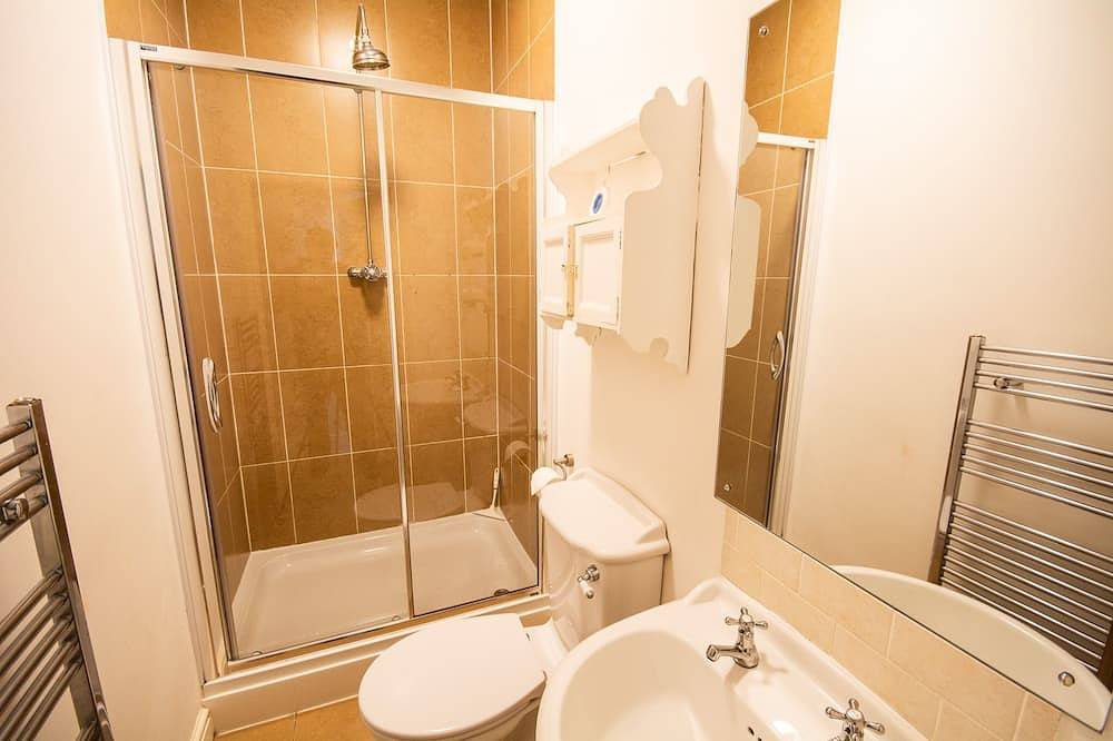 Cabbage Patch - sleeps 2 guests  in 1 bedroom in Rhoscolyn, Isle of Anglesey