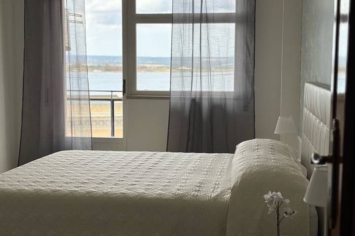 Appartement entier, Intero appartamento 140mq sito nel centro città e sulla Laguna del Mar Piccolo in Taranto, Golfe de Tarente