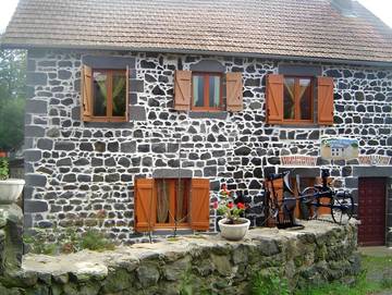 Chambre d’hôte pour 4 personnes, avec jardin, animaux acceptés dans le Puy-de-Dôme