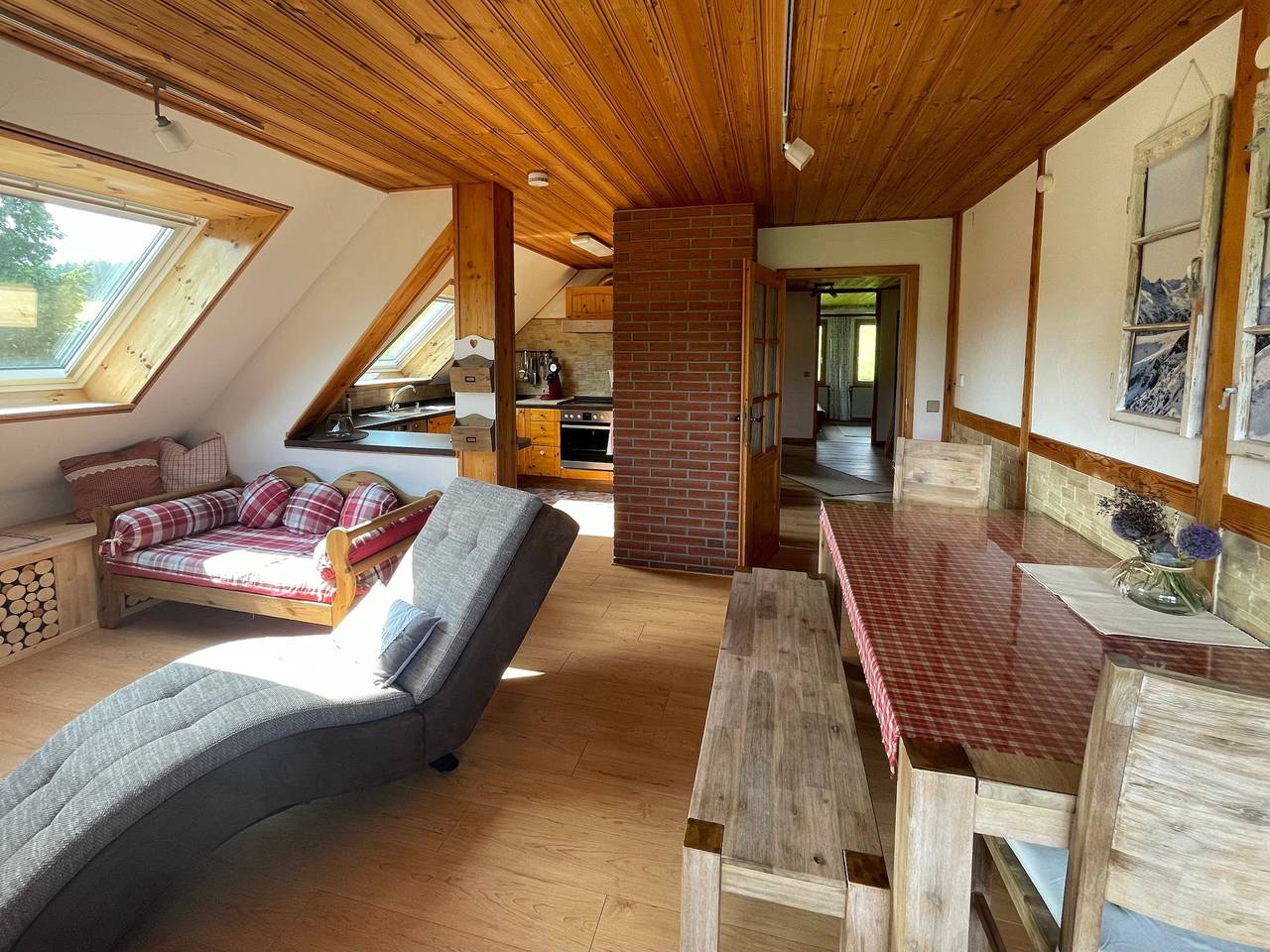 Entire apartment, Dog-Friendly Apartment on a Farm with Garden, Balcony, and Green Views in St. Georgen im Schwarzwald, Central Black Forest