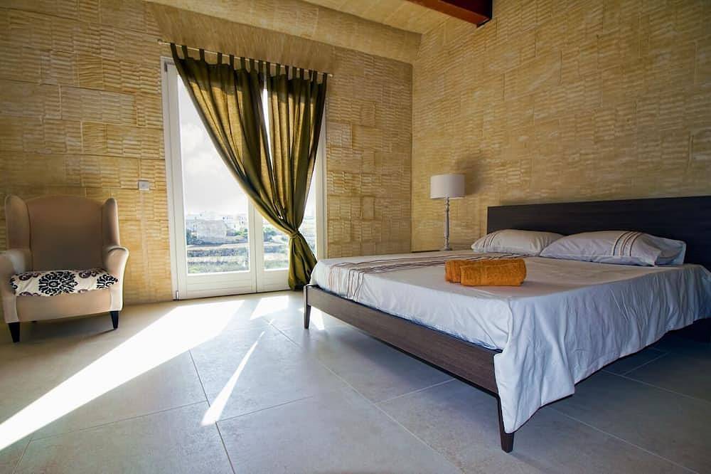 Erstaunliche Aussicht, absolute Privatsphäre, Luxus und Komfort einschließlich Pool- und Deckbereich in Ghasri, Gozo