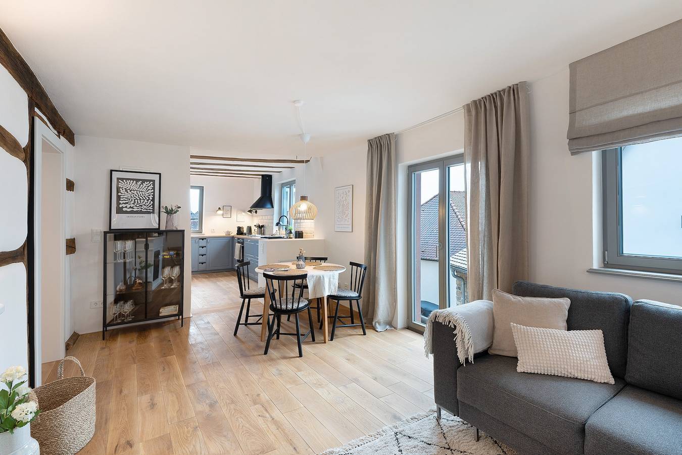 Entire apartment, Apartment "Altes Pfarrhaus - Studio" with Shared Terrace & Wi-Fi in Gleisweiler, Südliche Weinstraße