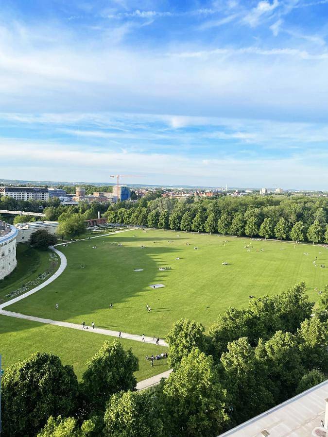 Ferienwohnung für 3 Personen, mit Seeblick und Ausblick sowie Terrasse in Ingolstadt