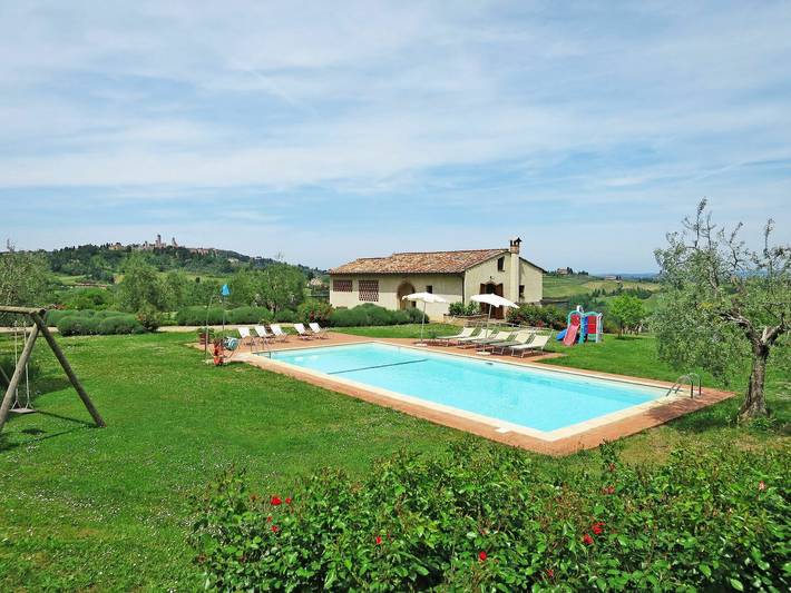 Agriturismo per 10 persone, con giardino in San Gimignano
