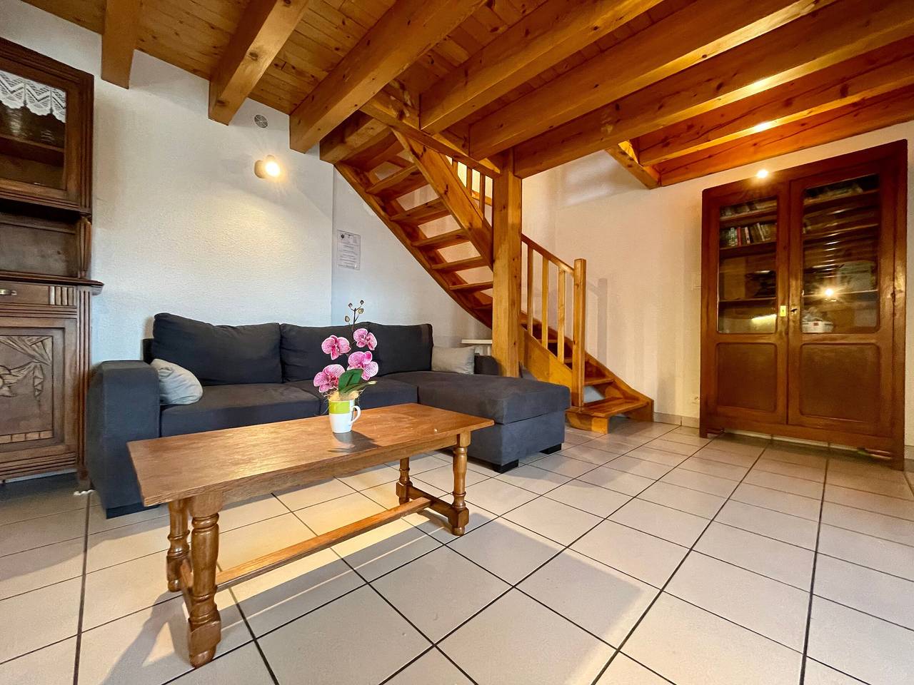 Casa rural acogedora con patio cerrado y garaje - Ideal para familias y amantes de la naturaleza in Saint-Pierre-du-Champ, Parque Natural Regional Livradois-Forez