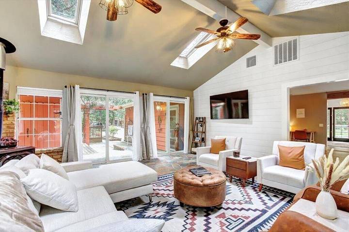 Bed and breakfast for 12 people, with garden in California