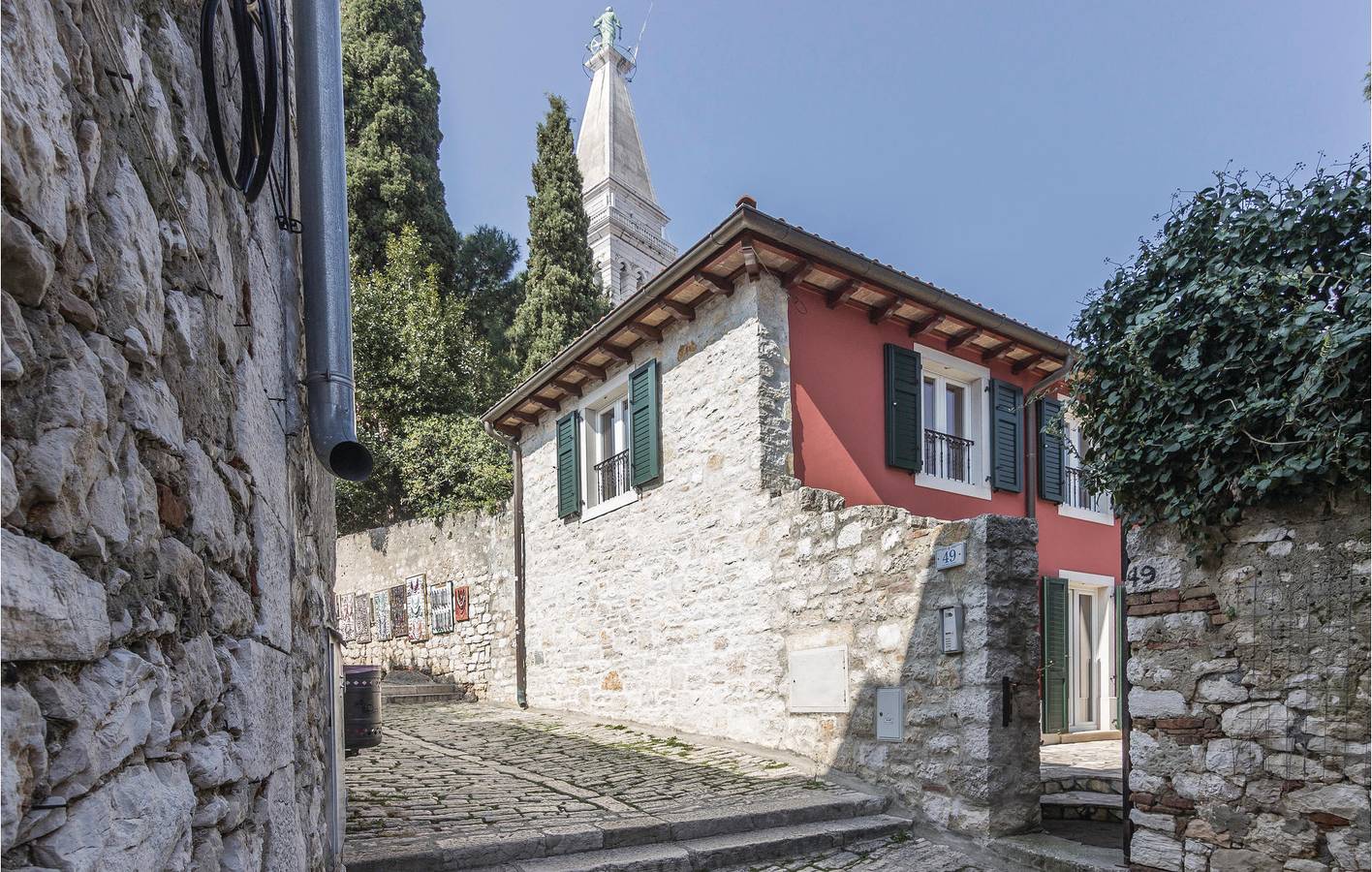 Gemütlich, nur 2 km vom Strand entfernt: WLAN, Klimaanlage und Terrasse – der perfekte Urlaubsort! in Rovinj, Rovinj und Umgebung